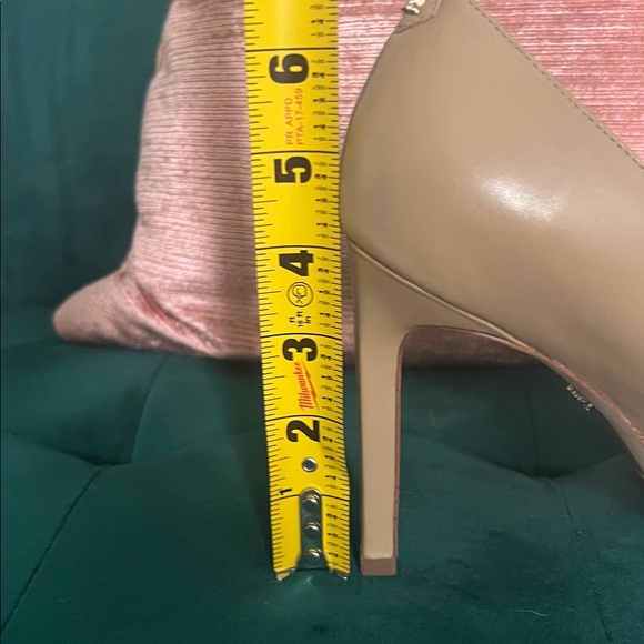 Sam Edelman Nude Heels - Picture 5 of 6